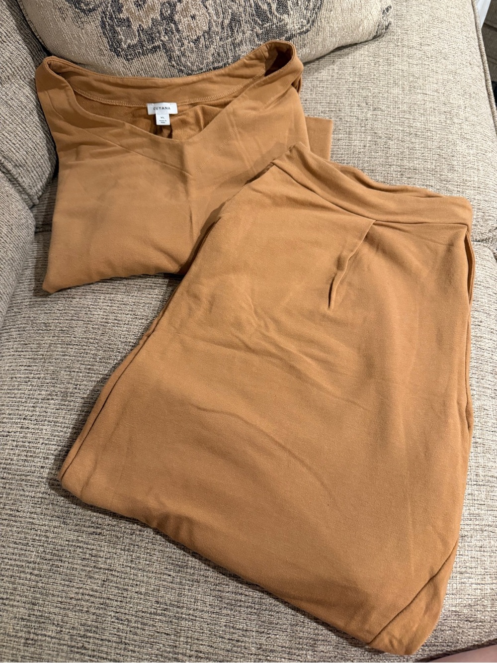 Cuyana Lounge Set XL | Matching Sweatshirt & Jogger Pants Camel Tan
